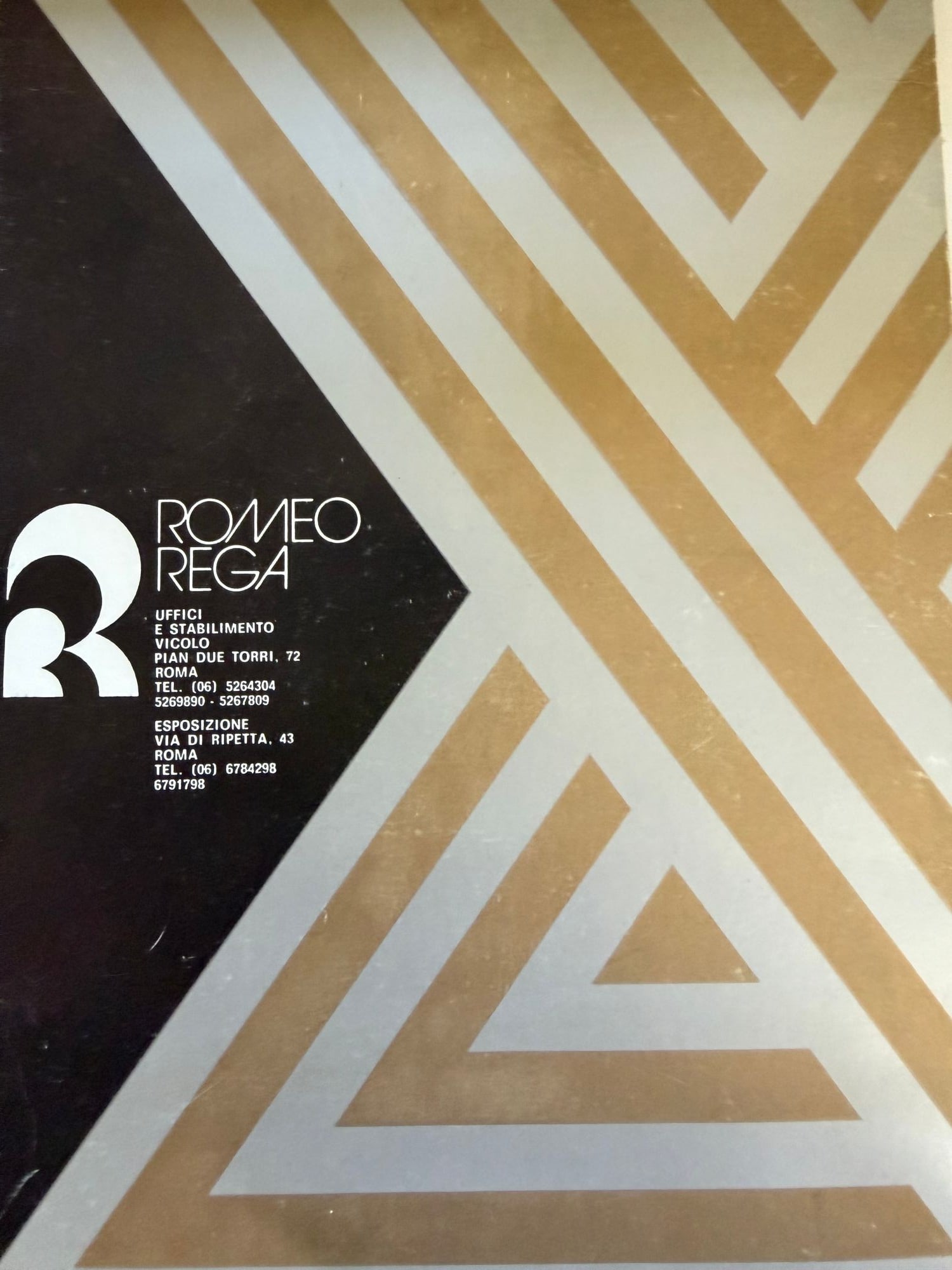 Romeo Rega Brass, Lucite & Glass Side Table, Italy 1970s - 8