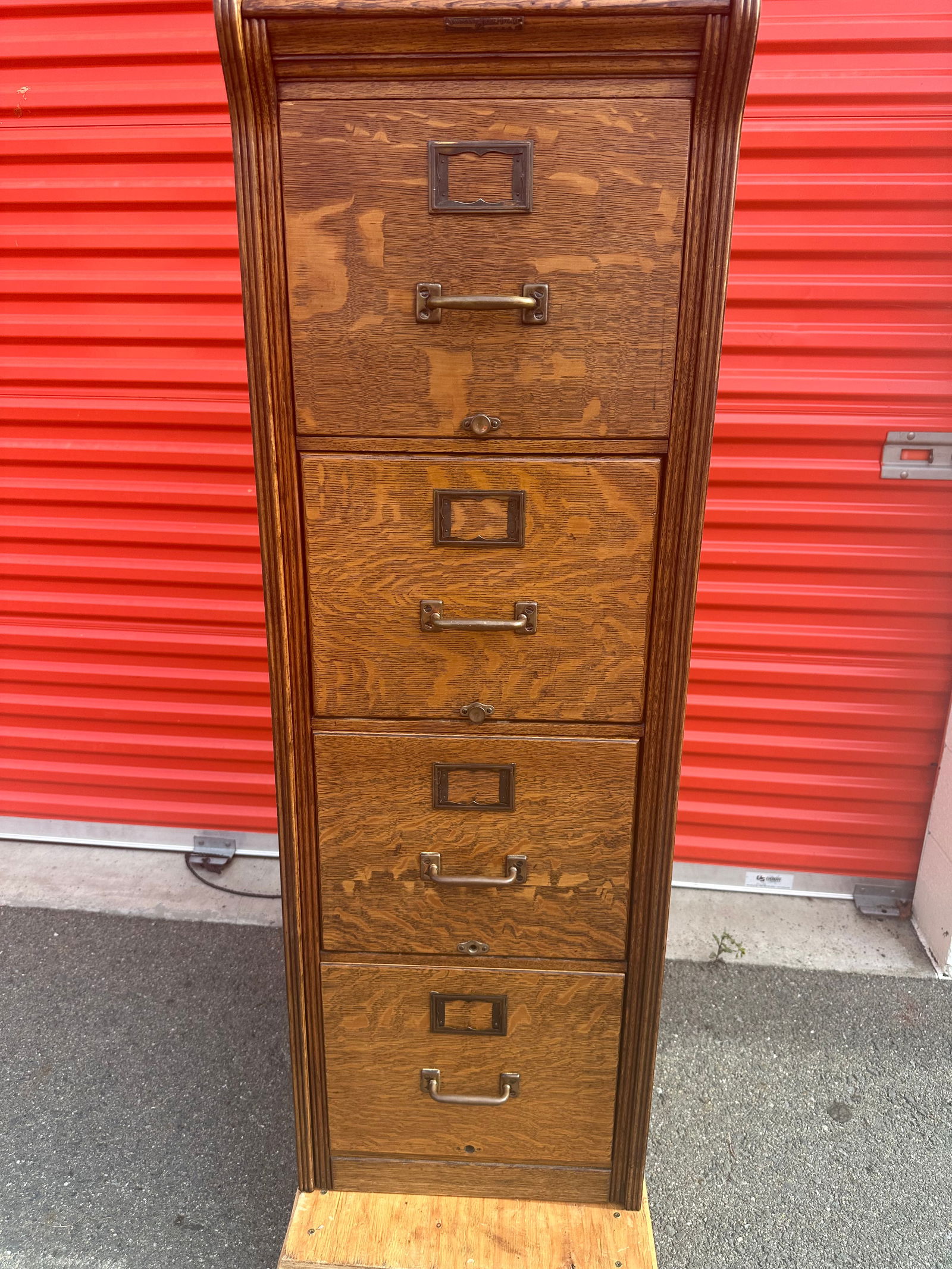 Antique Tiger Oak 4 Drawer Filing Cabinet by Yawman and Erbe Mfg. Co. - 10