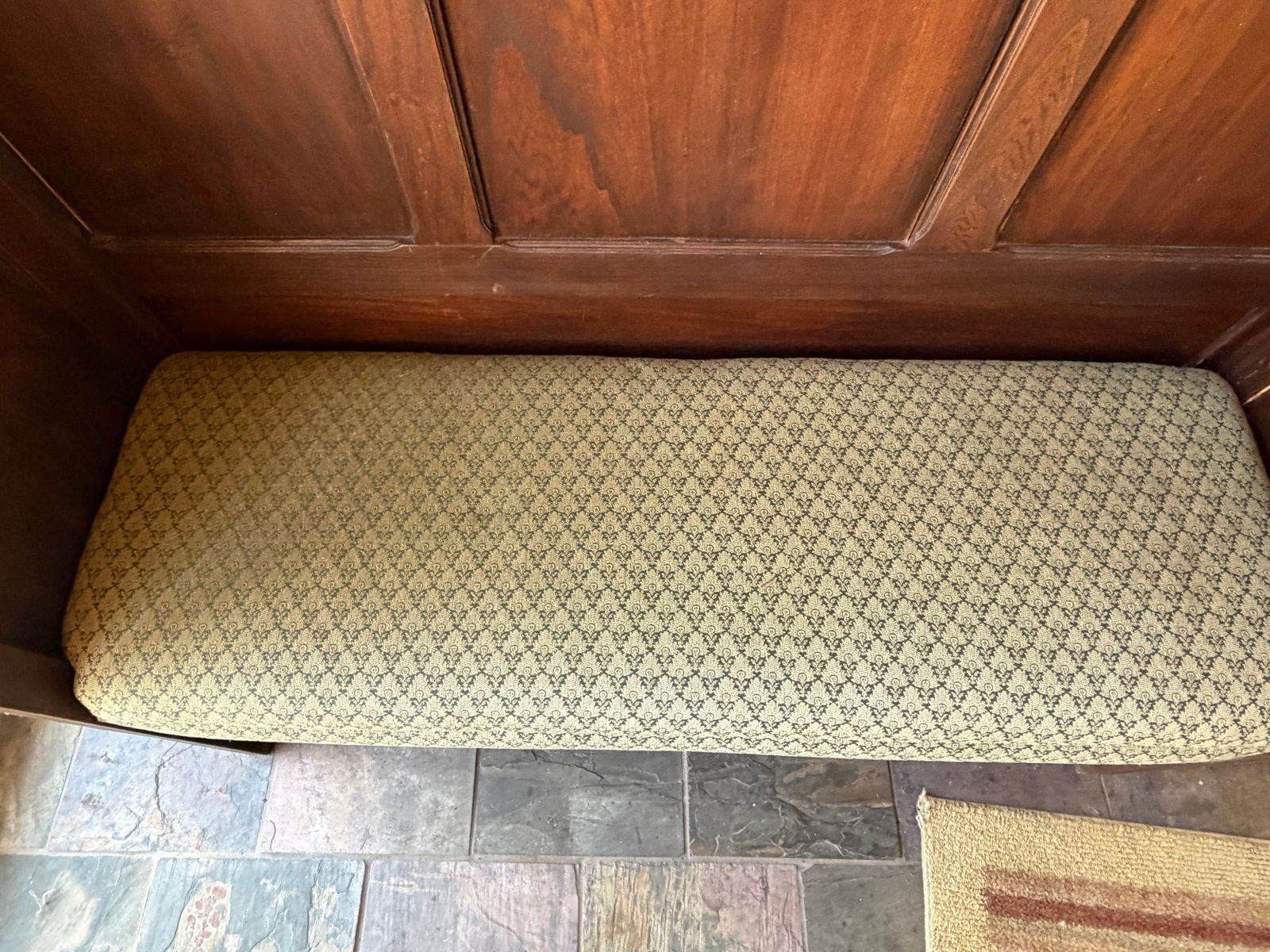 Antique Arts & Crafts Oak Hall Settle Bench With Carved Crest and Upholstered Seat, Circa 1910 - 2