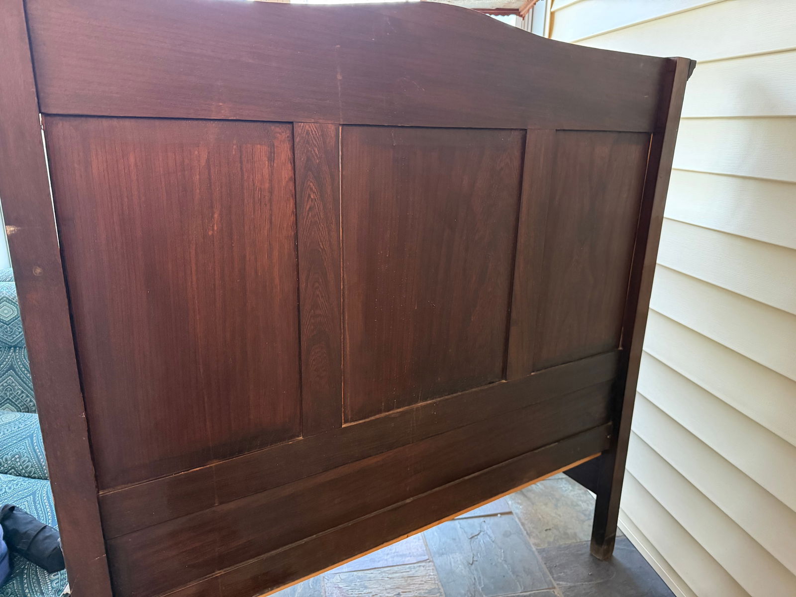Antique Arts & Crafts Oak Hall Settle Bench With Carved Crest and Upholstered Seat, Circa 1910 - 5