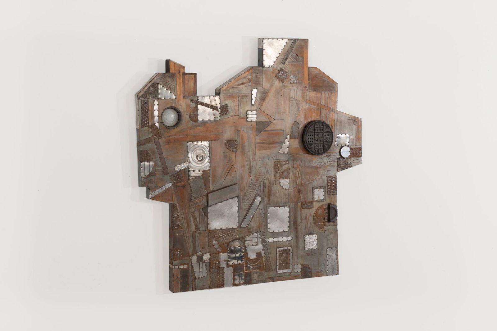 Max Neufeldt Metal Collage – Assemblage Sculpture 1975c - 3