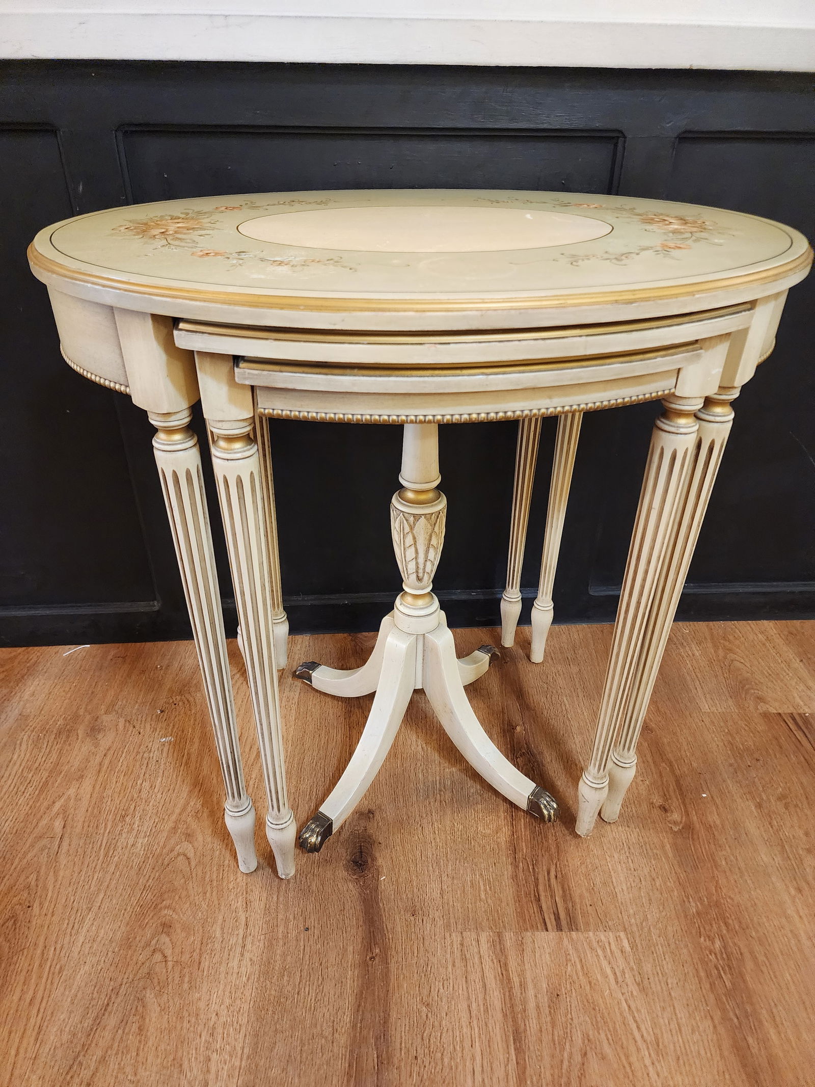 1950s Beautiful French Country Nesting Tables - 10