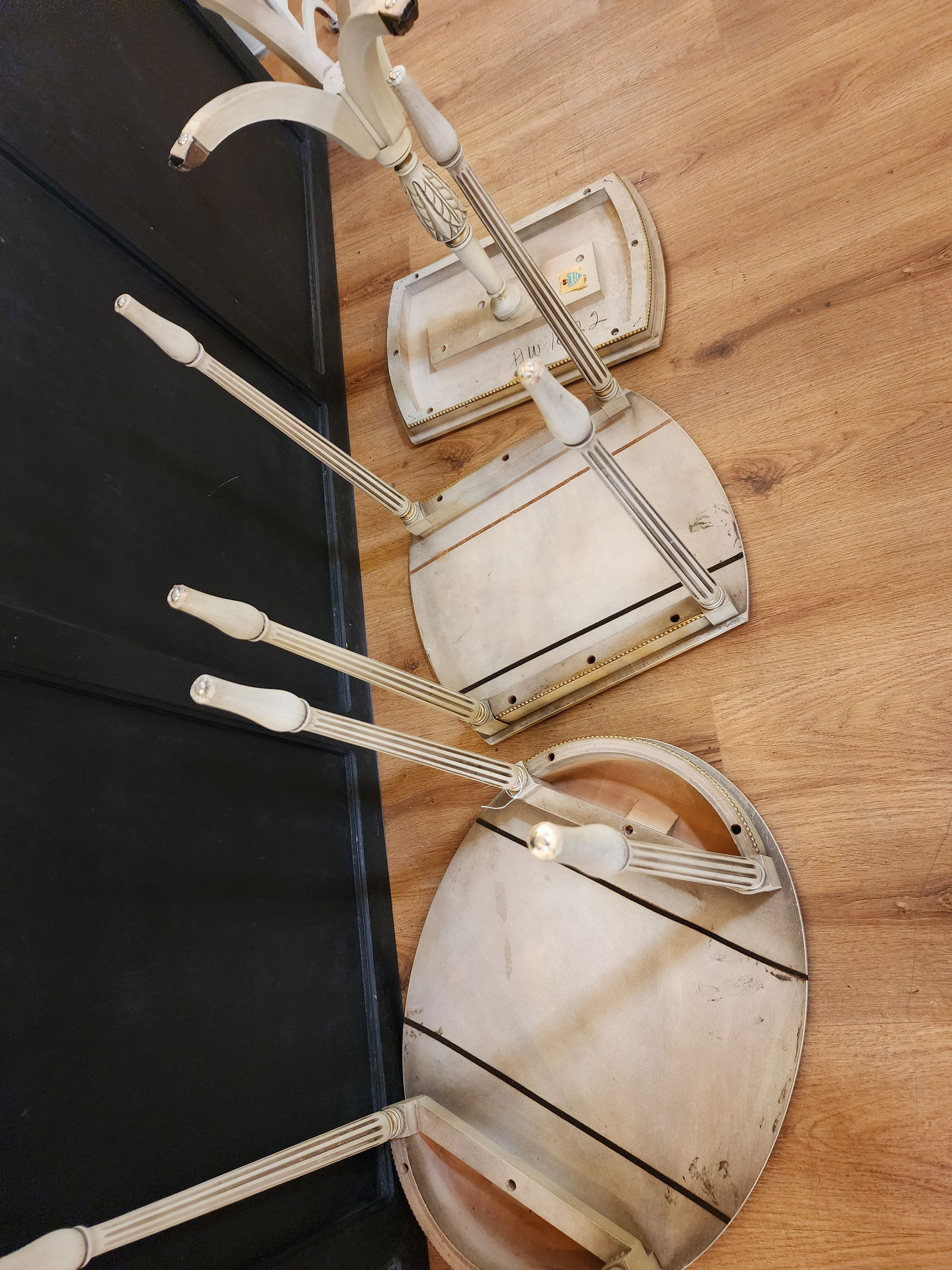 1950s Beautiful French Country Nesting Tables - 9