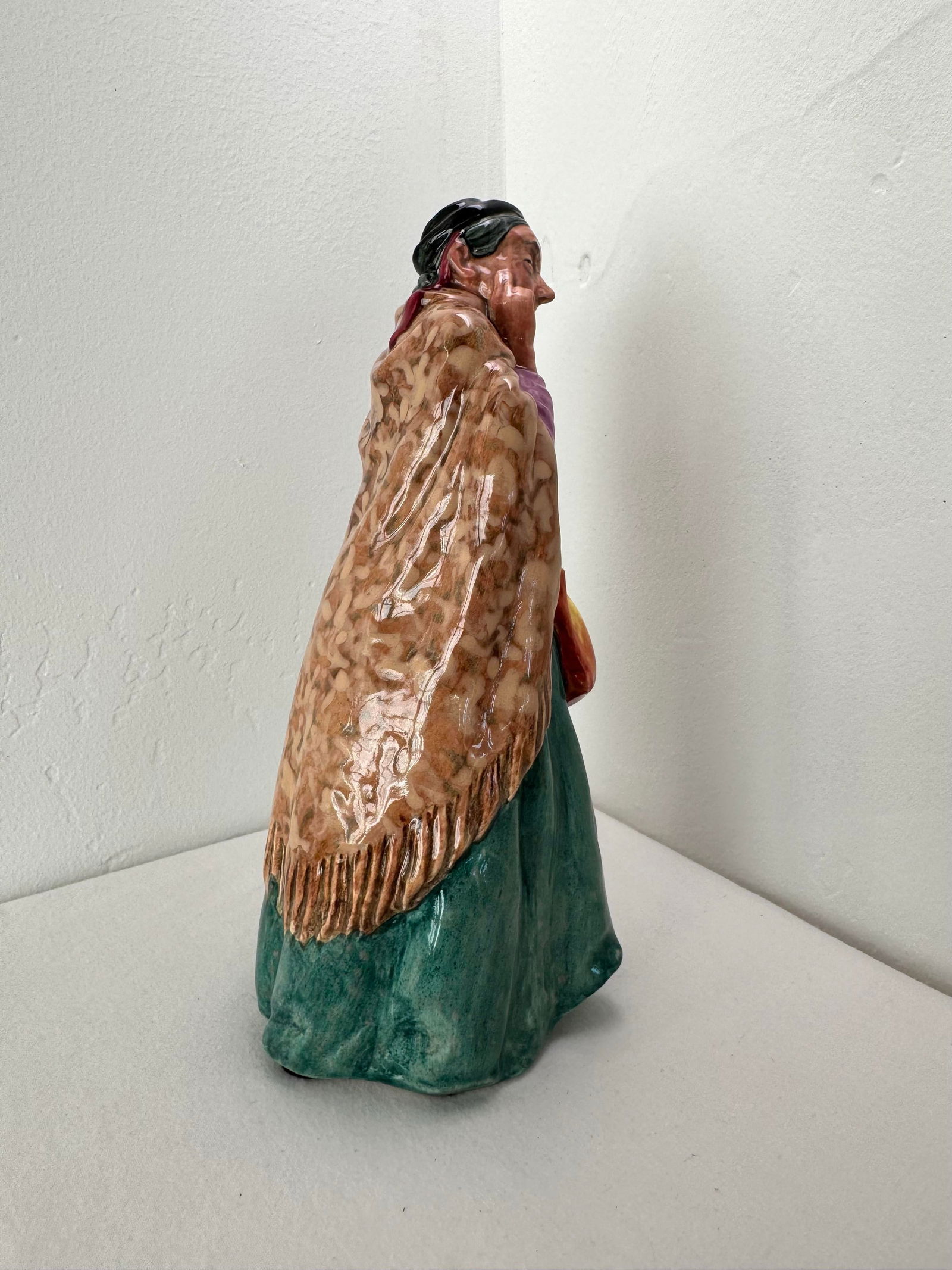 Vintage Royal Doulton Figurine ~ "Bridget" ~ Hn 2070 - 4