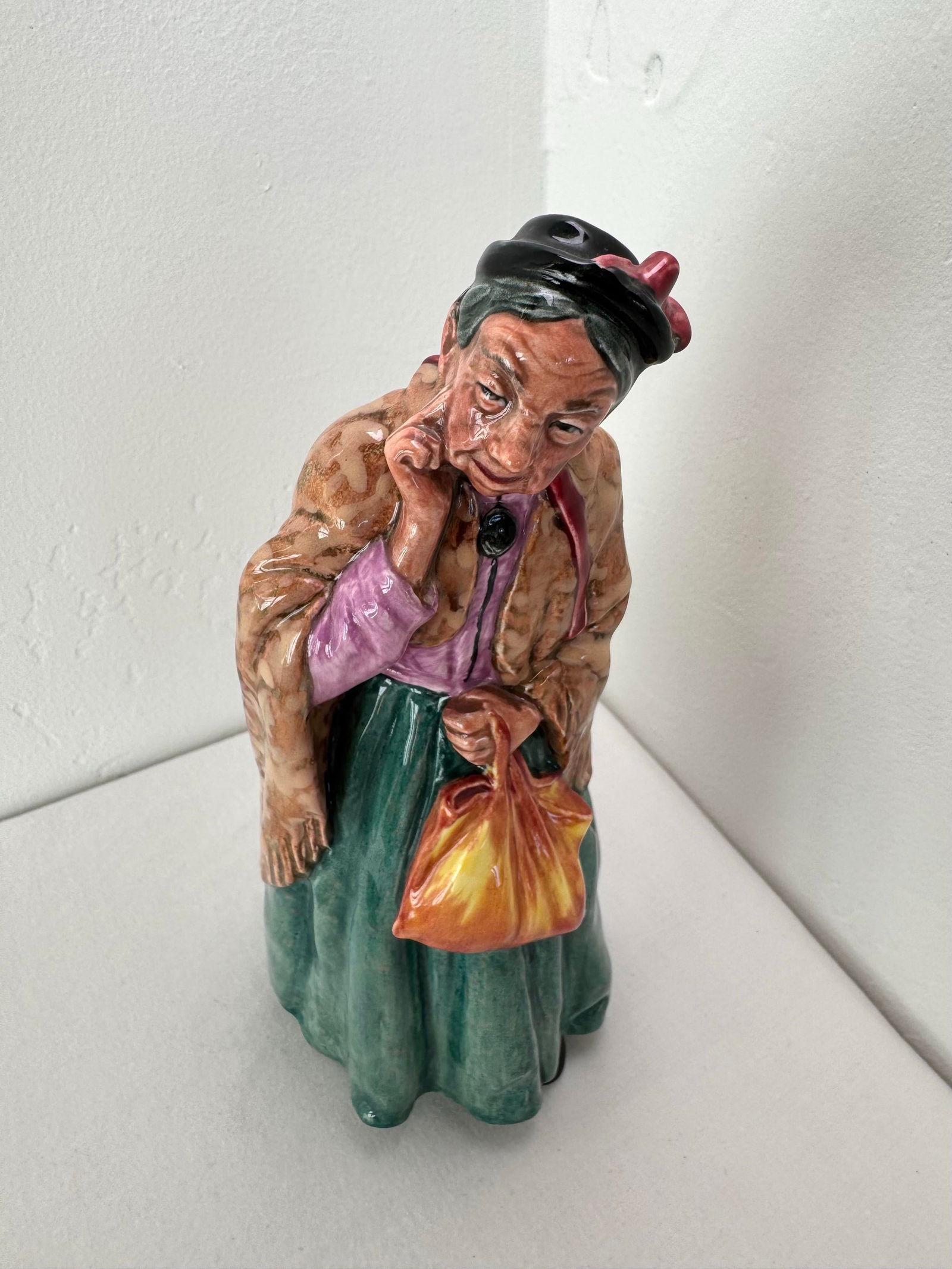 Vintage Royal Doulton Figurine ~ "Bridget" ~ Hn 2070 - 6