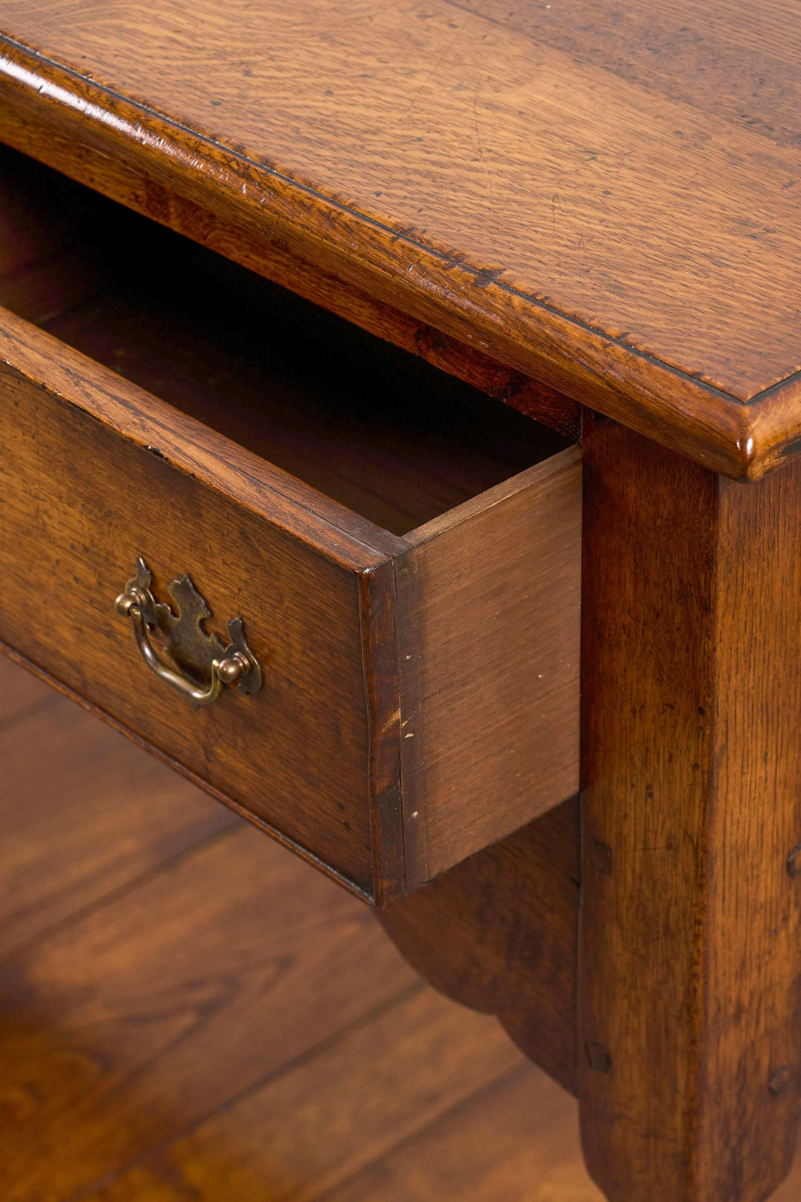 19th Century English Oak Dresser Base/Console With Scalloped Apron - 11