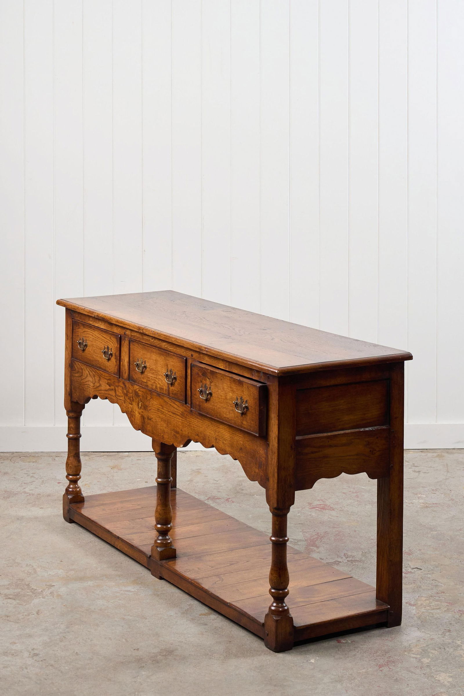 19th Century English Oak Dresser Base/Console With Scalloped Apron - 3