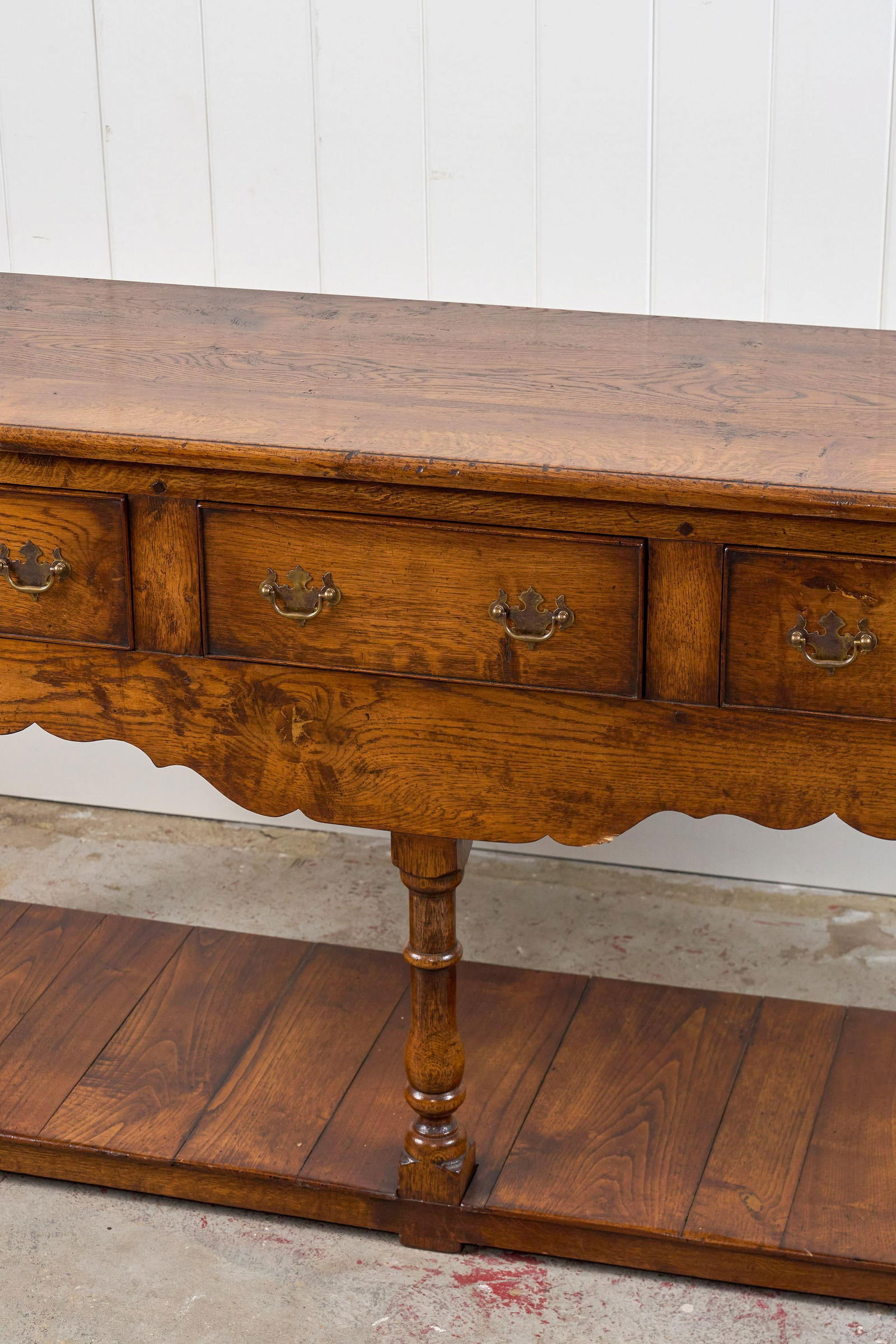 19th Century English Oak Dresser Base/Console With Scalloped Apron - 9