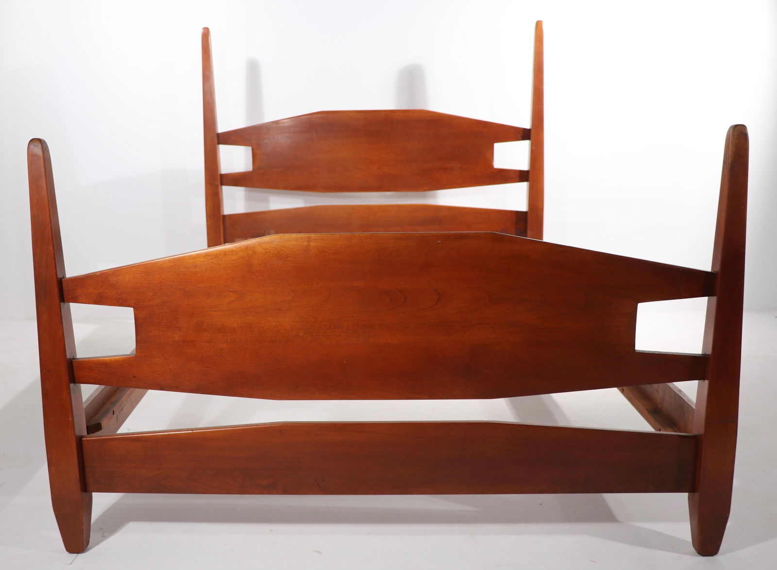 Full Size Cushman Maple Bed Attributed to Herman DeVries - 10