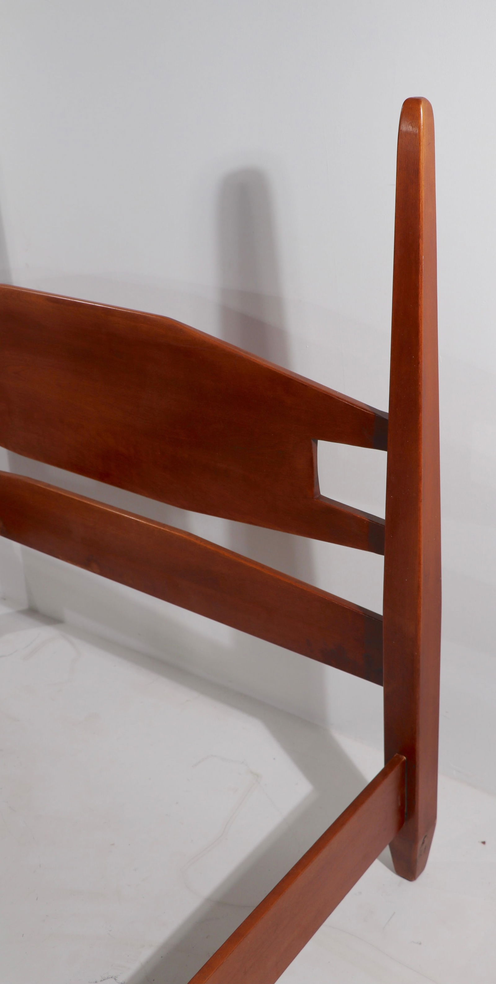 Full Size Cushman Maple Bed Attributed to Herman DeVries - 11