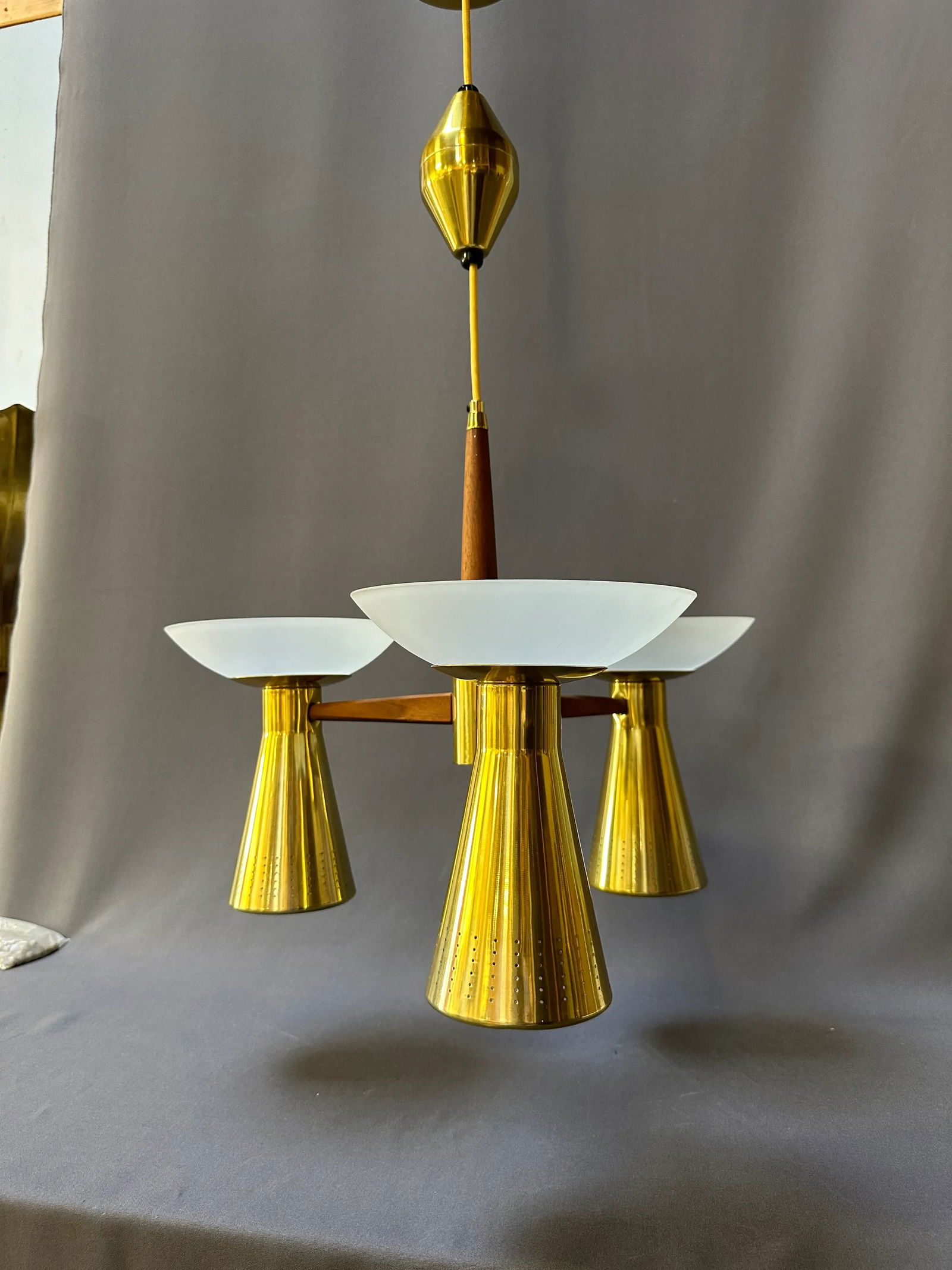 1950s Mid-Century Modern Emerson Retractable Light by Imperialites Walnut Brass Plate & White Glass - 10