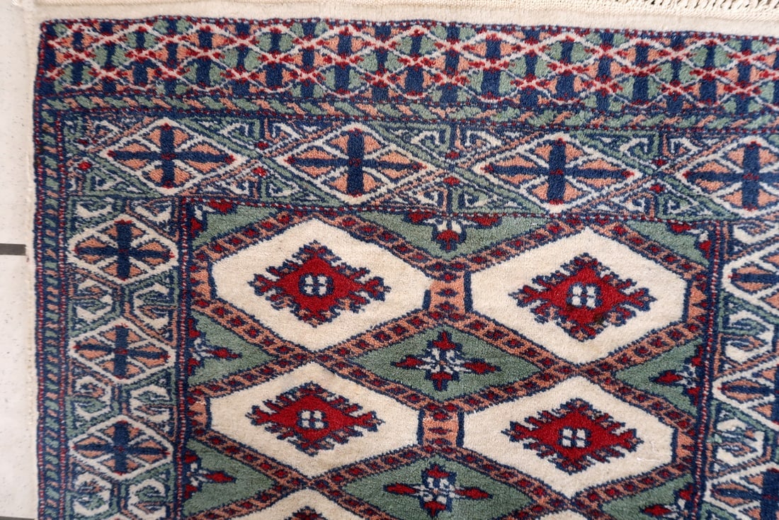 Handmade vintage Uzbek Bukhara rug 1.8' x 2.7' (56cm x 83cm) 1970s - 2