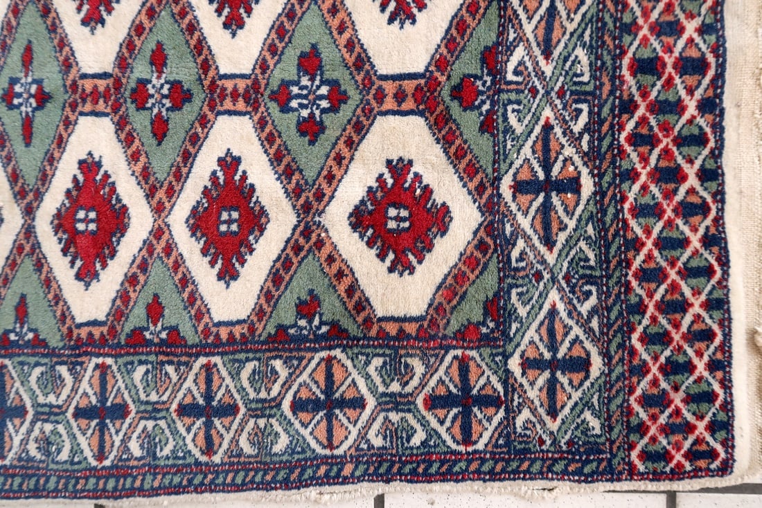 Handmade vintage Uzbek Bukhara rug 1.8' x 2.7' (56cm x 83cm) 1970s - 5