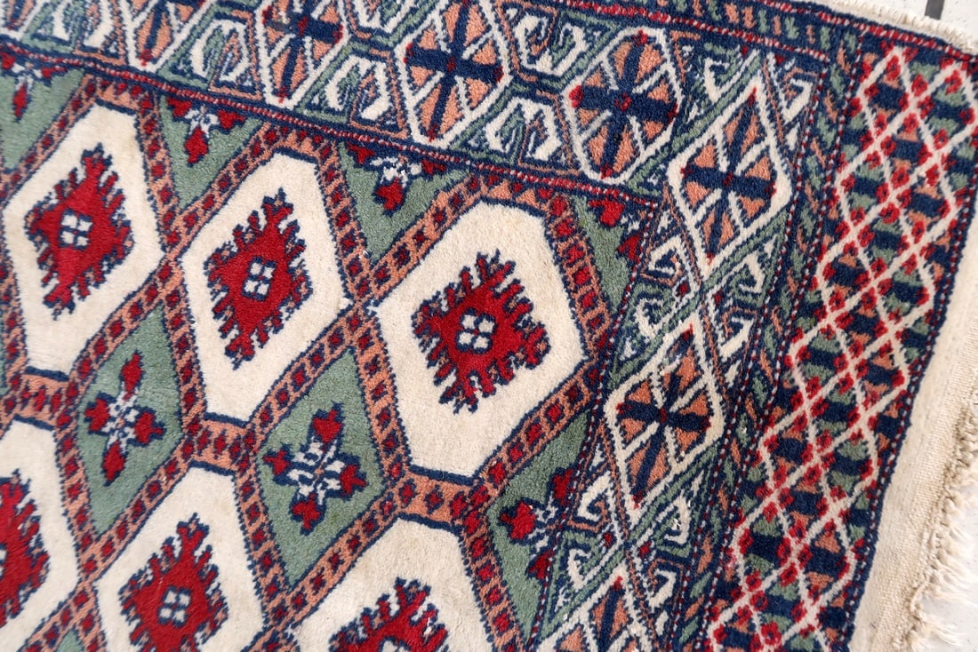 Handmade vintage Uzbek Bukhara rug 1.8' x 2.7' (56cm x 83cm) 1970s - 6