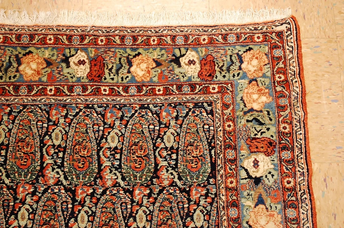 Persian SENNAH RUG 5.2 x 7.3 - 5