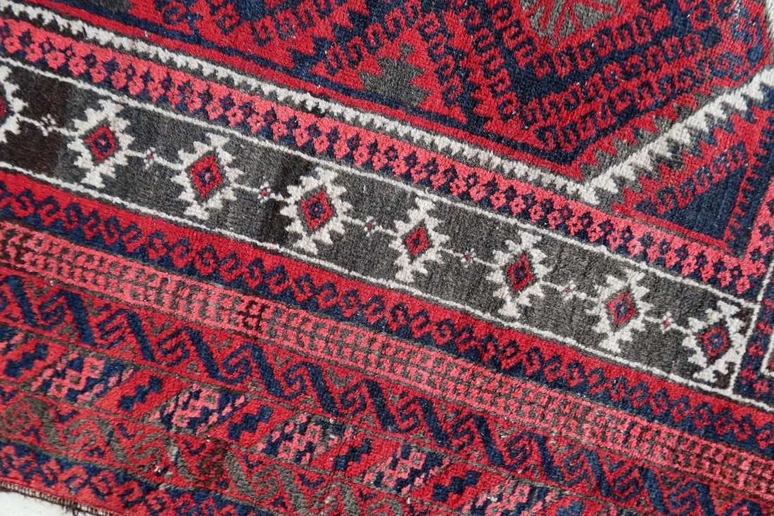 Handmade vintage Afghan Baluch prayer rug 3' x 4.9' (94cm x 152cm) 1940s - 6