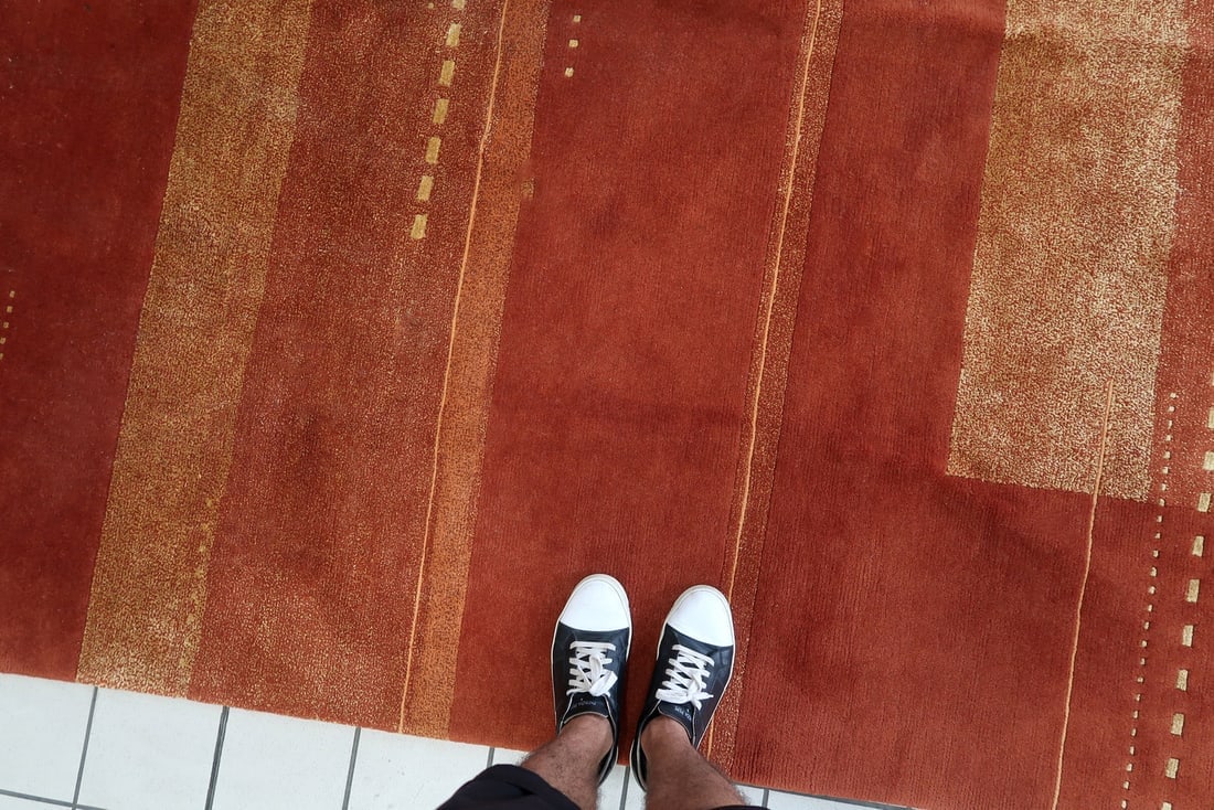 Handmade vintage Tibetan Khaden rug 5.6' x 7.8' (173cm x 239cm) 1970s - 12