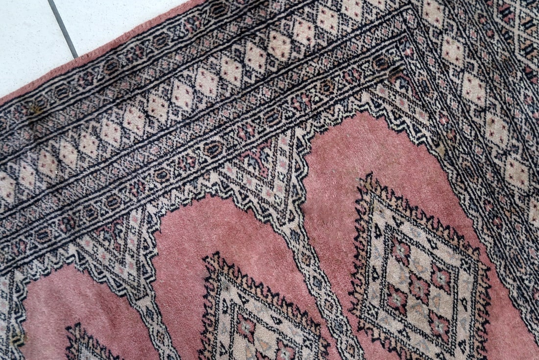 Handmade vintage Uzbek Bukhara rug 3.1' x 5' (97cm x 153cm) 1970s - 4