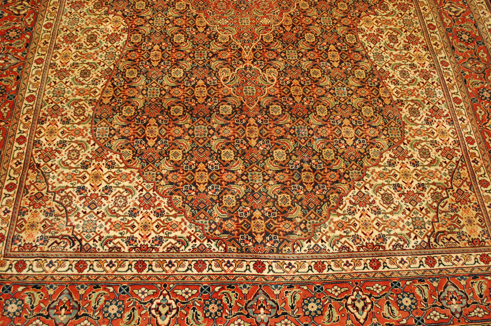 Persian SARUK RUG 7' x 10'6" - 7