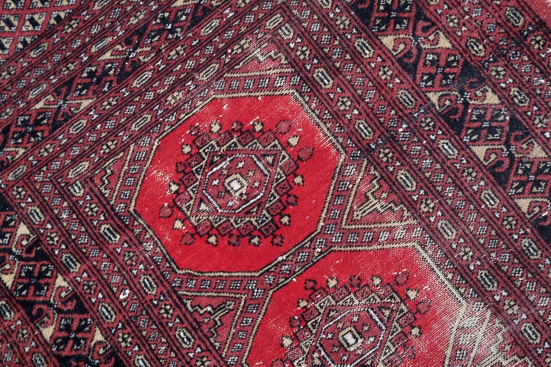 Handmade vintage Uzbek Bukhara rug 3' x 5.3' (94cm x 163cm) 1970s - 4