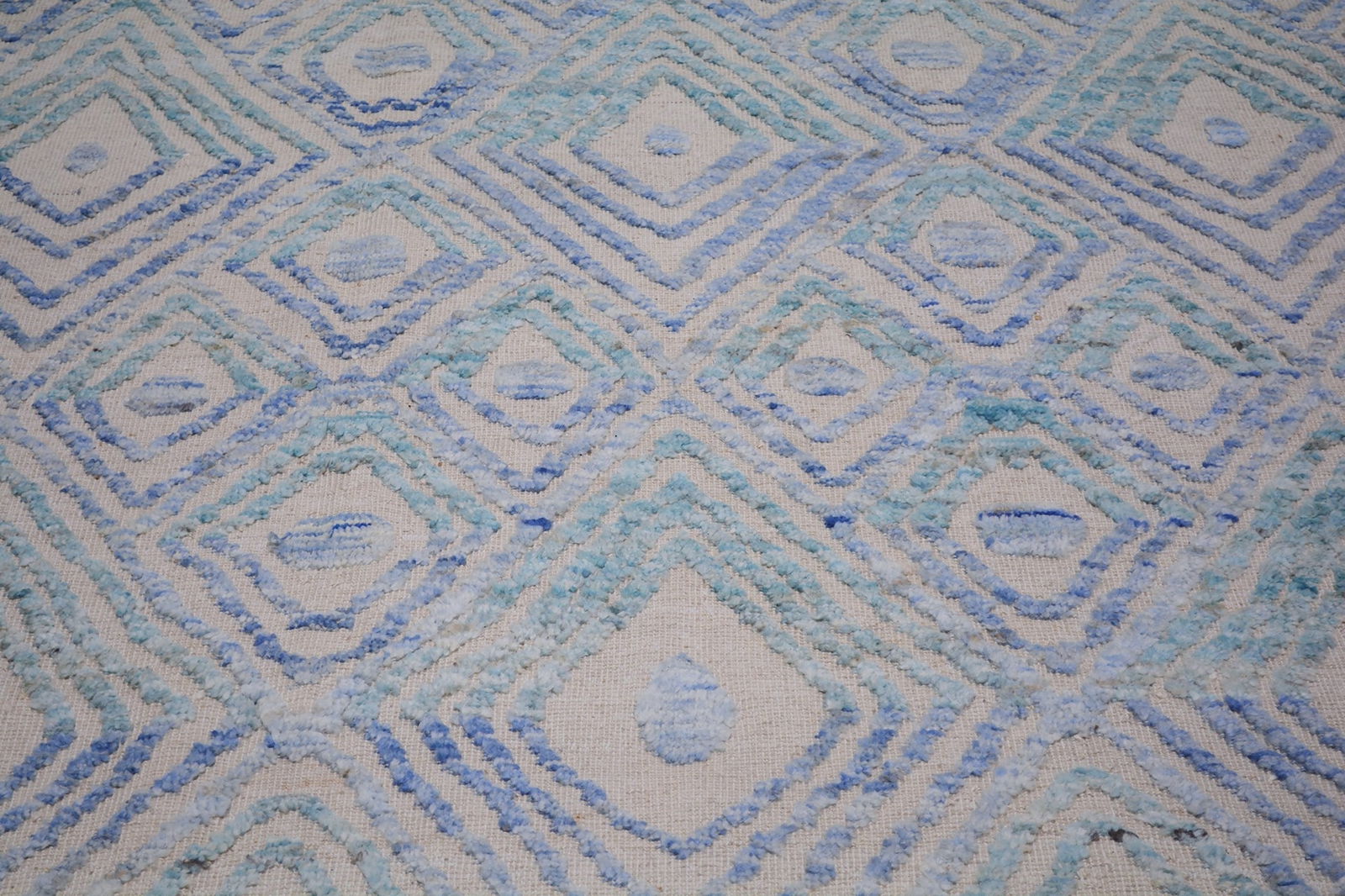 MOROCCAN HAND KNOTTED WOOL RUG - 3