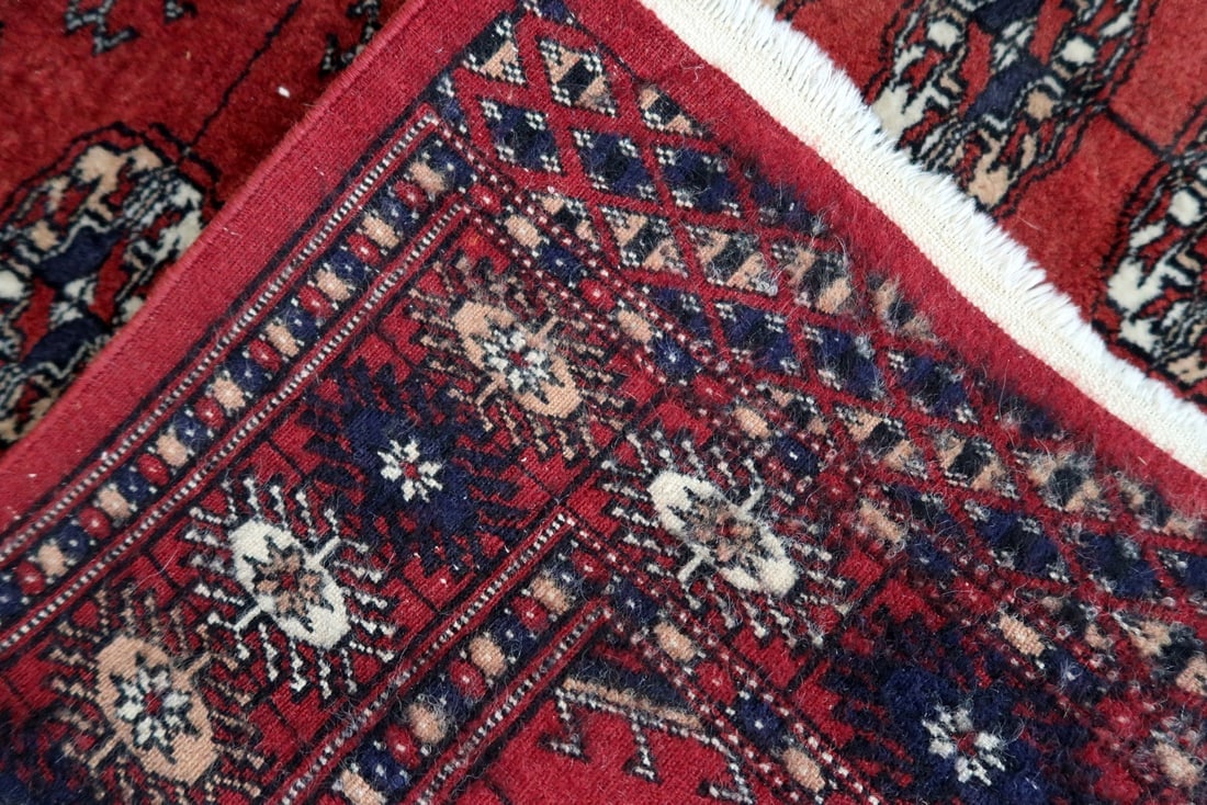 Handmade vintage Uzbek Bukhara rug 2.6' x 3.9' (81cm x 119cm) 1970s - 2