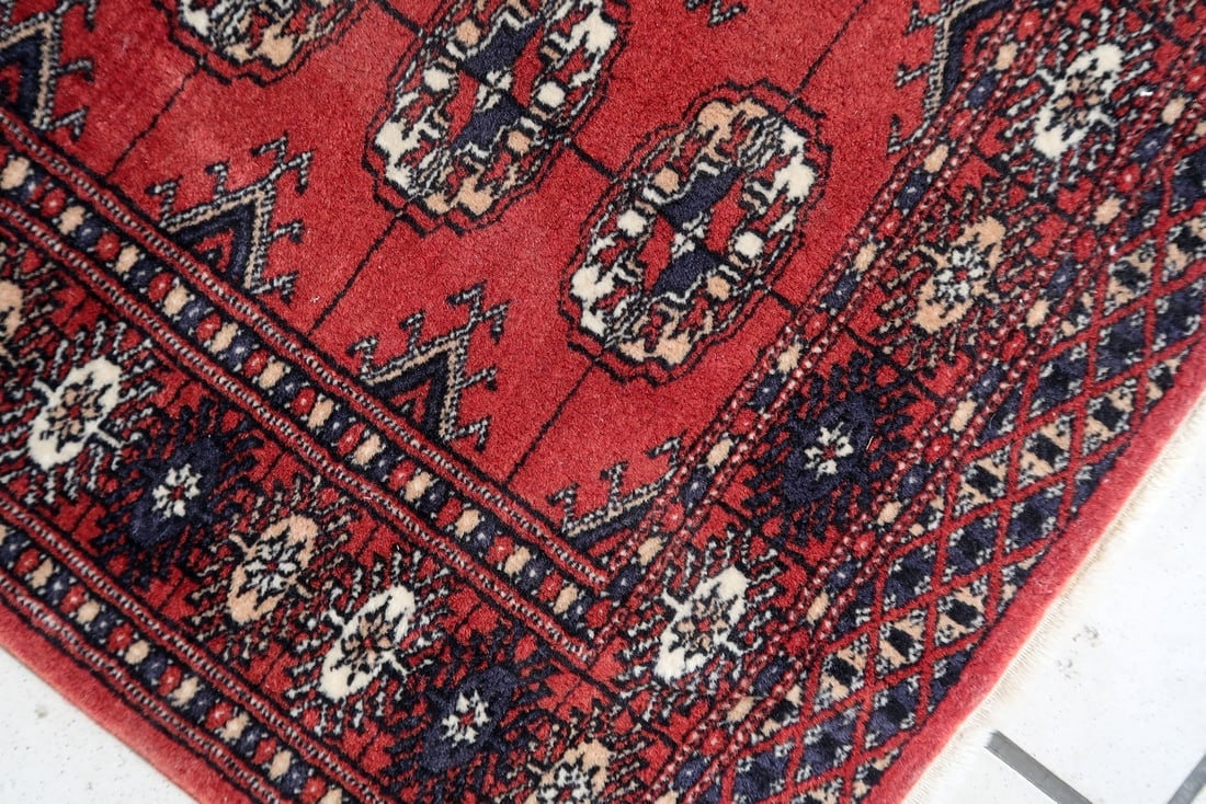 Handmade vintage Uzbek Bukhara rug 2.6' x 3.9' (81cm x 119cm) 1970s - 3