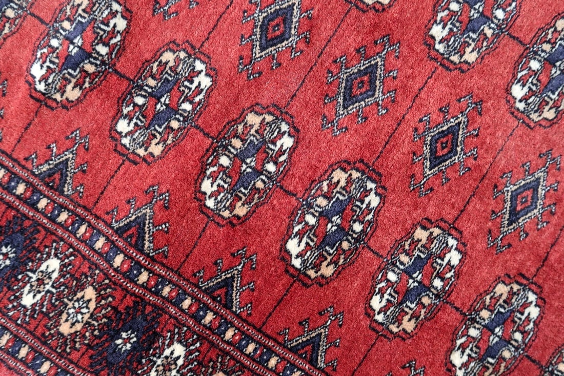 Handmade vintage Uzbek Bukhara rug 2.6' x 3.9' (81cm x 119cm) 1970s - 5