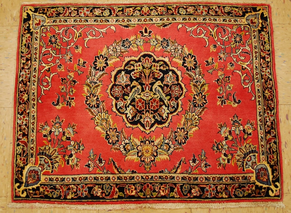 Persian QOME RUG 2'4" x 3': Title: Persian QOME RUG 2'4" x 3'Description:OLD,ANTIQUE KOWK WOOL_HIGH KPSI_WITH SILK ACCENTS Persian QOME ORIENTAL RUG ........with an exact size of 2'4" x 3' .........Bird subjects design over