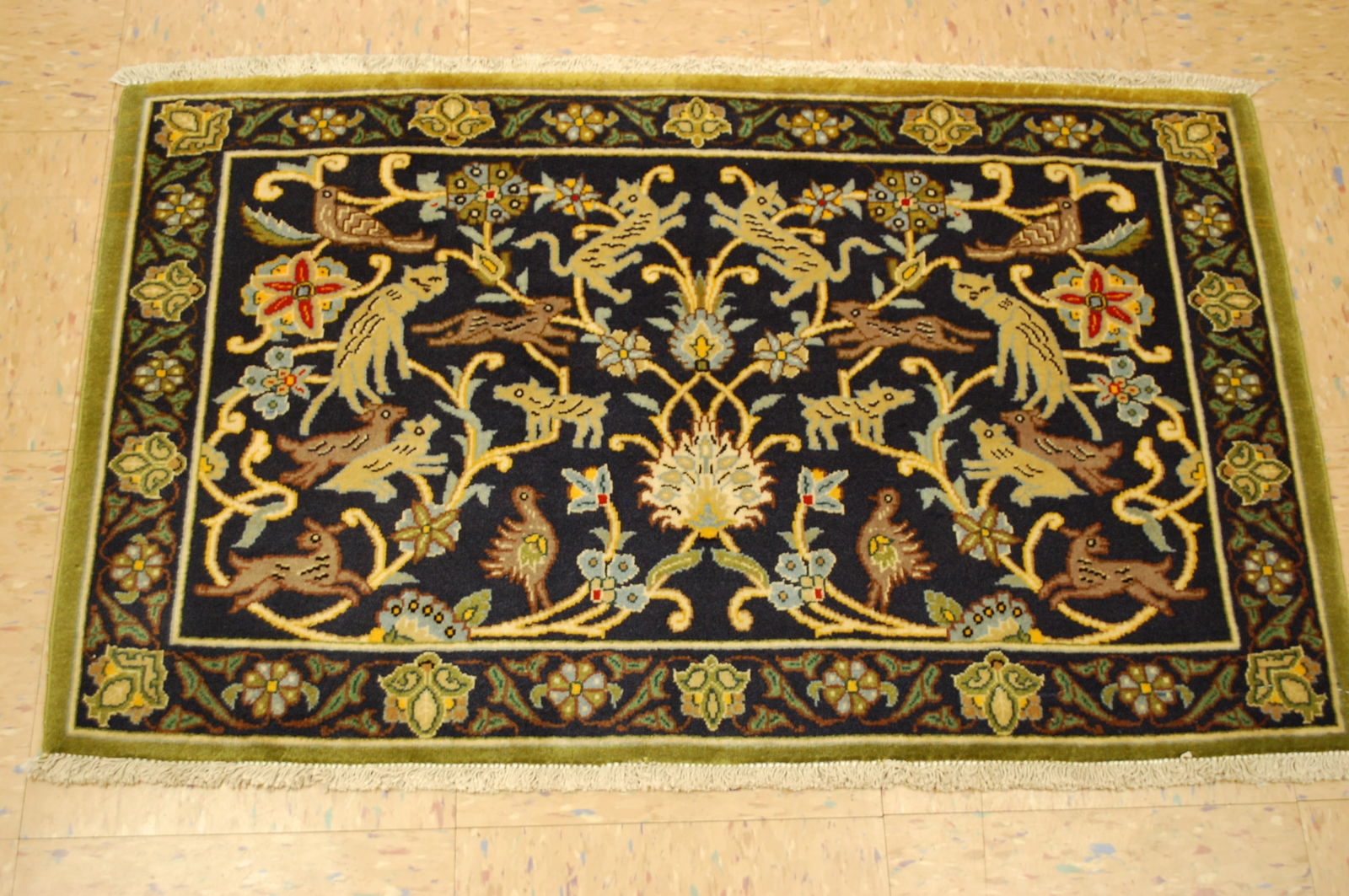Persian KASHAN ,2'1" x 3'2": Title: Persian KASHAN ,2'1" x 3'2"Description:OLD,ANTIQUE KOWK WOOL_HIGH KPSI Persian KASHAN ORIENTAL RUG ..........with an exact size of 2'1" x 3'2"...GREAT subjects ANIMALS DESIGN OF KASHAN RUG
