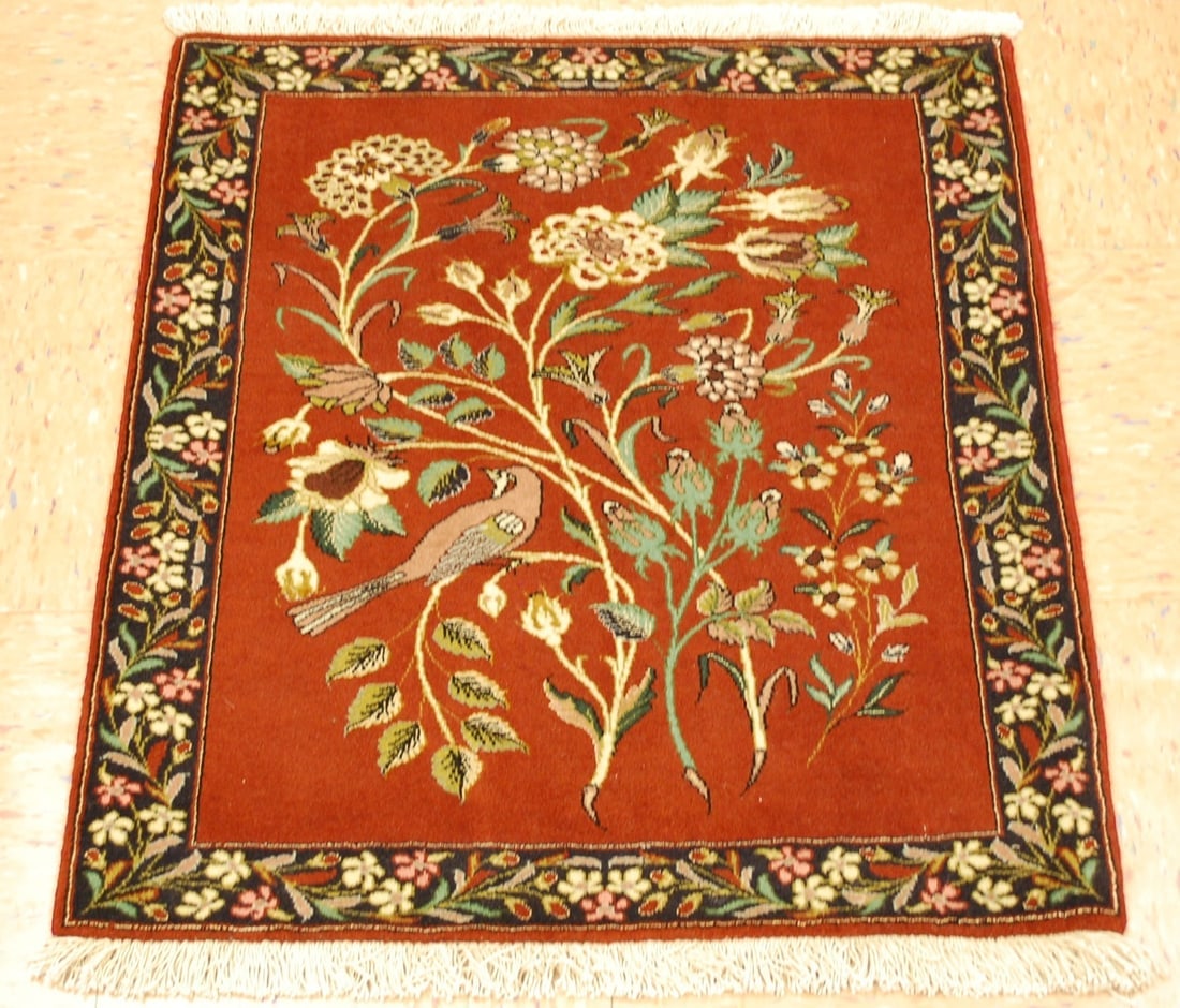 Persian QOME RUG 2'1"x 2'6": Title: Persian QOME RUG 2'1"x 2'6" Description:OLD,HIGHLY DETAILED FINE HIGH KPSI with LOTS OF SILK HIGHLIGHTS Persian -QOME ORIENTAL RUG .....with exact size of 2'1"x 2'6" ..........very delicately