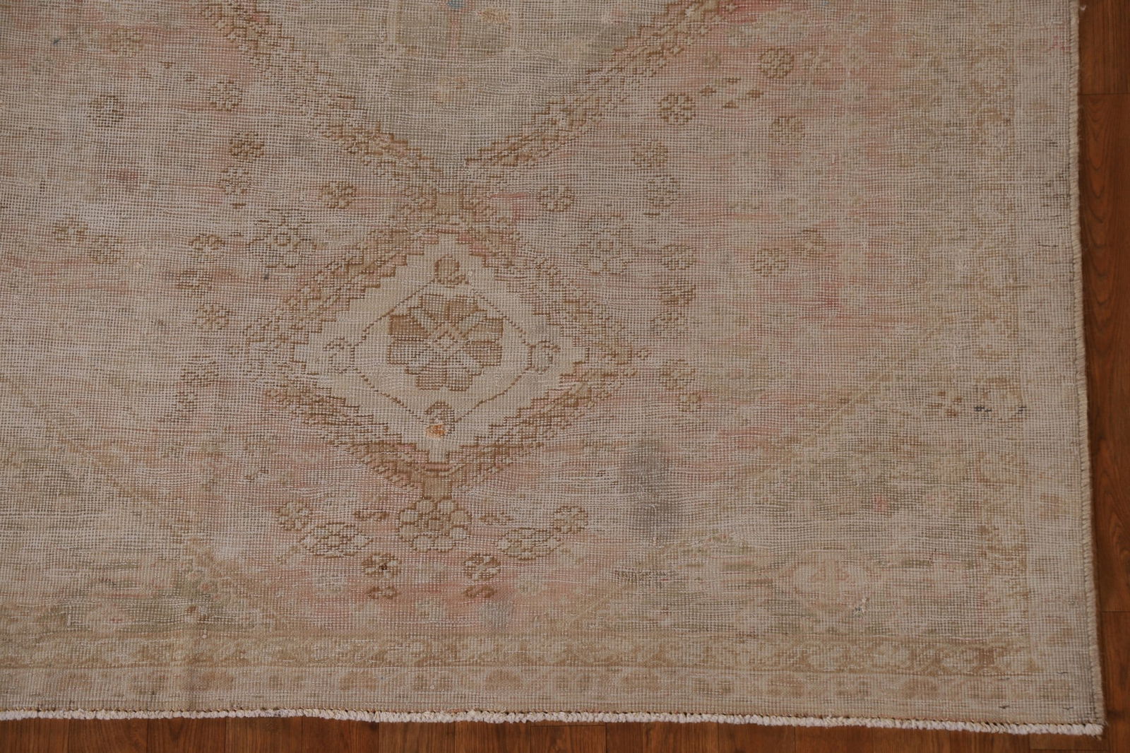 Distressed Shiraz Persian Area Rug 5x6 - 7