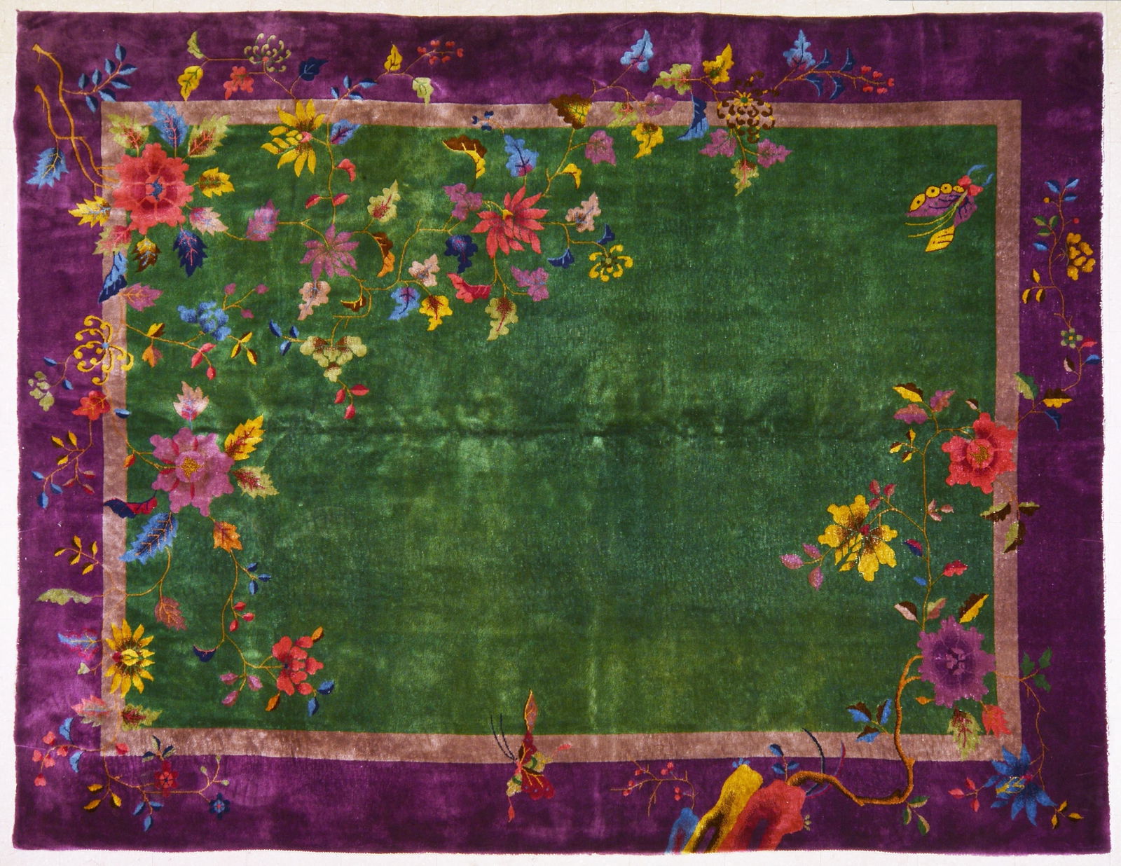 CHINESE HAND KNOTTED WOOL RUG: Title: CHINESE HAND KNOTTED WOOL RUGSize: 8'711'4Age: ANTIQUEOrigin: CHINESEStyle: ARTDECOMaterial: WOOLCare: PROFESSIONALStructure: HAND KNOTTEDDesign: ANTIQUES Reserve: $4,000.00 