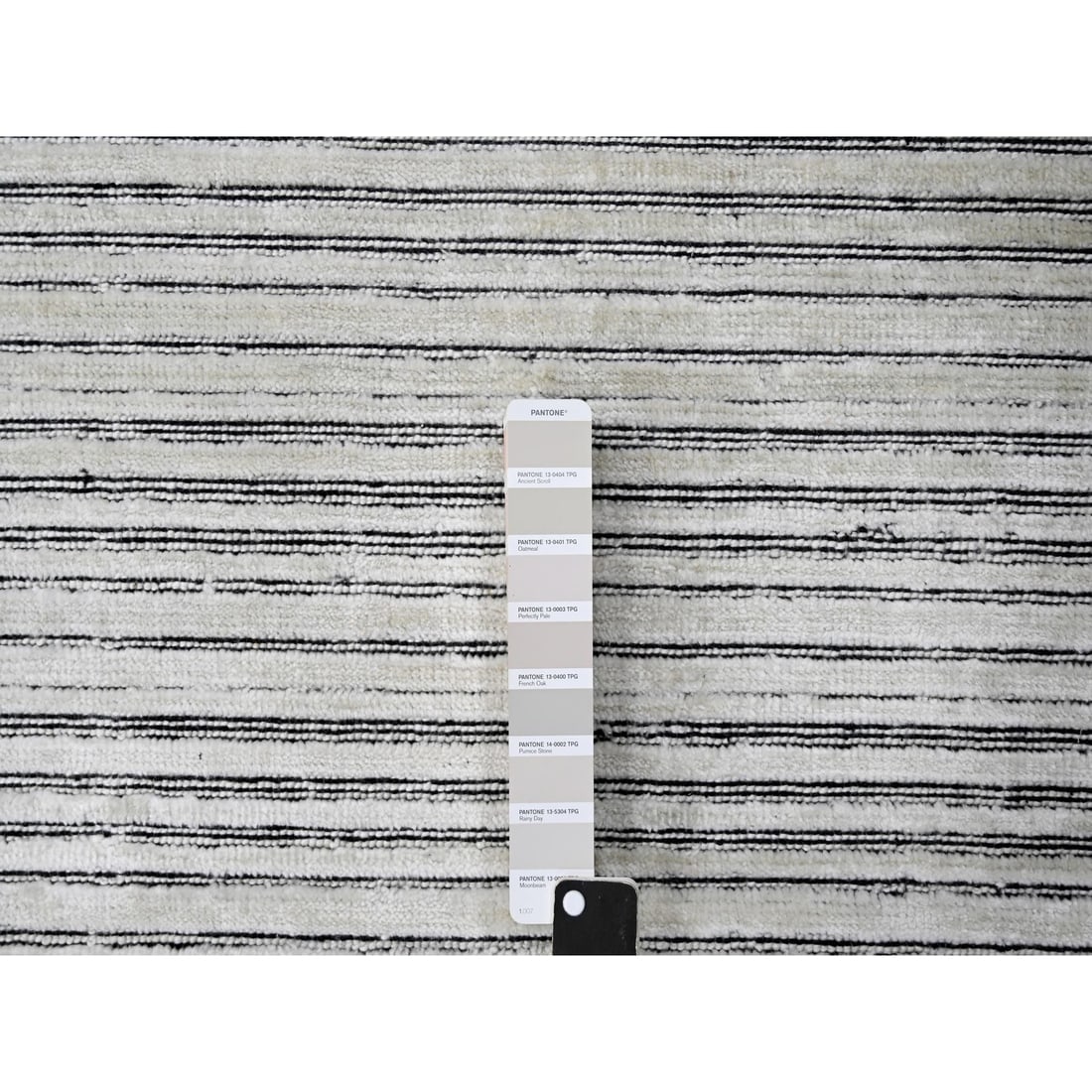 Black and Ivory Modern Textured Design Hand Loomed Wool and Silk Rug - 7