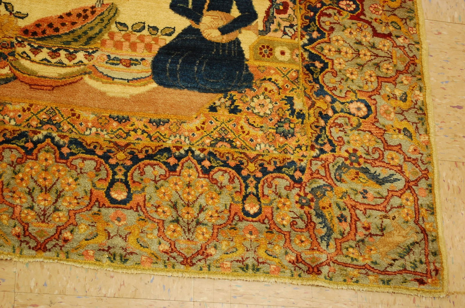 Persian TABRIZ RUG 4.8 X 5.10 - 5