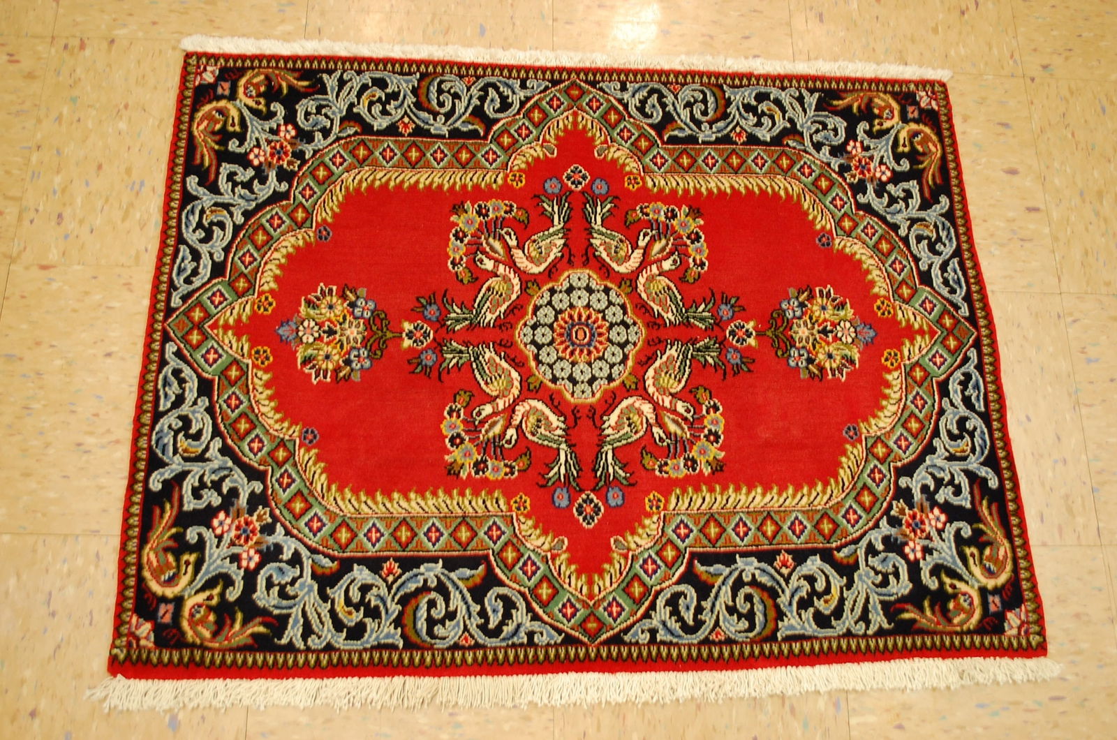 Persian KASHAN 2'5" x 3'2": Title: Persian KASHAN 2'5" x 3'2" Description:OLD,ANTIQUE KOWK WOOL_HIGH KPSI Persian KASHAN ORIENTAL RUG ..........with an exact size of 2'5" x 3'2"...GREAT subjects BIRDS DESIGN OF KASHAN RUG .... .