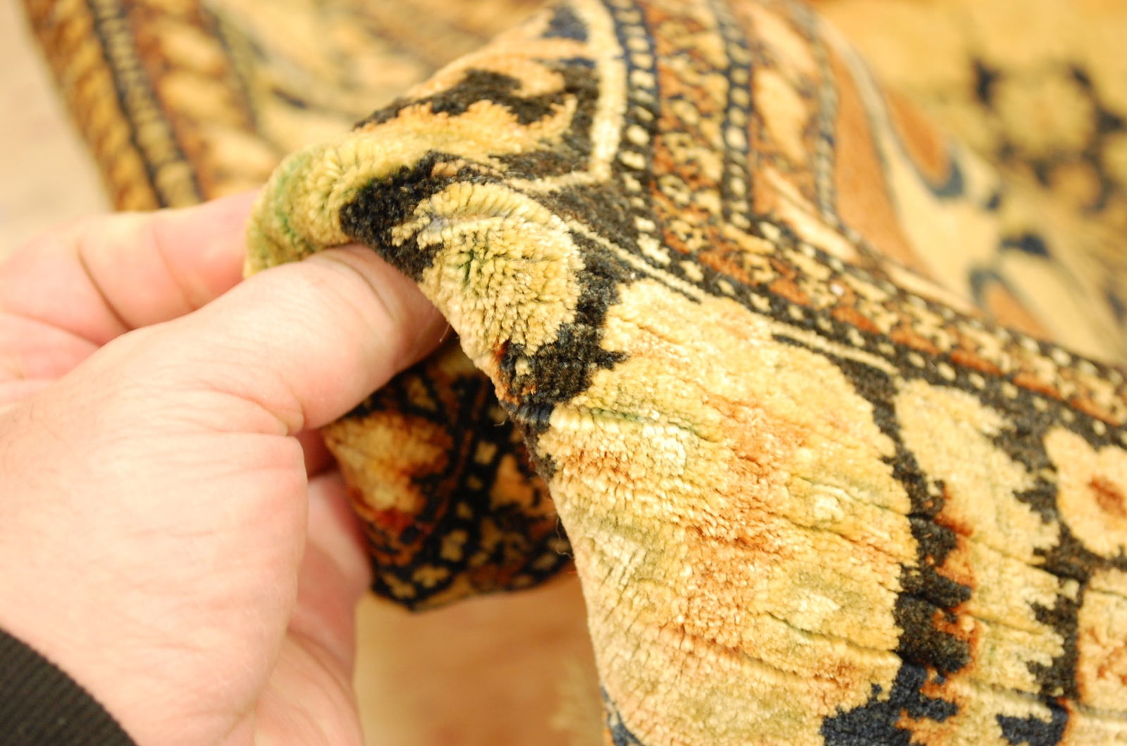 Persian TABRIZ RUG 3.4x5.7 - 9