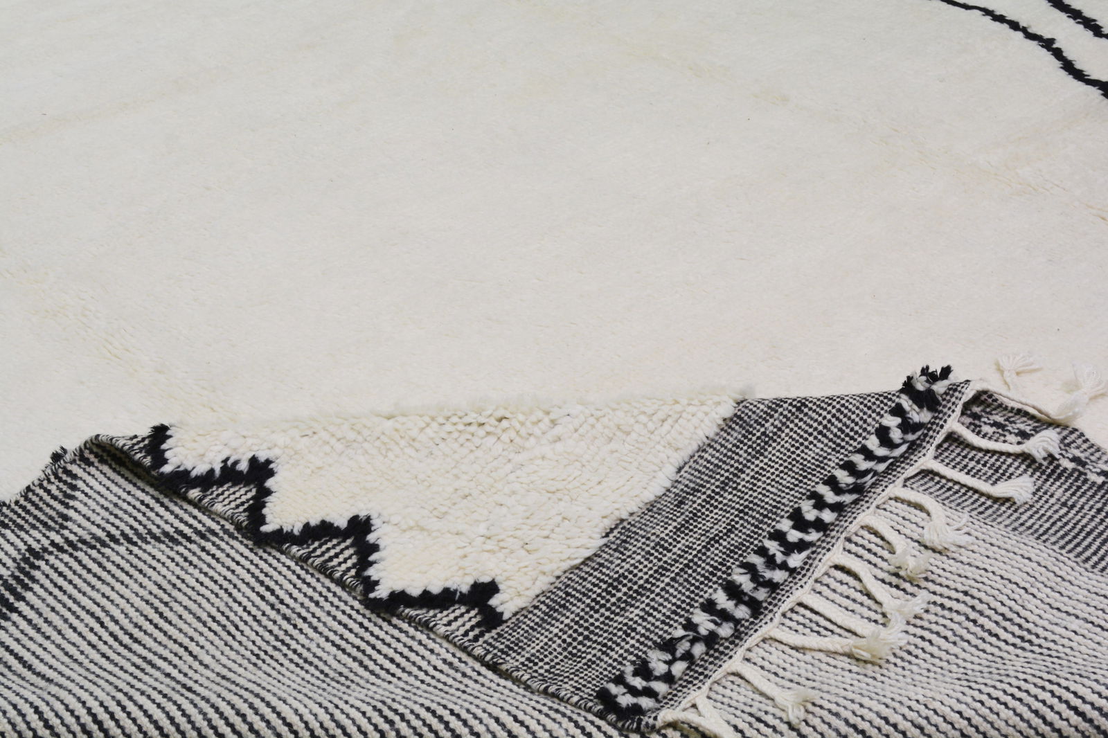 MOROCCAN HAND KNOTTED WOOL RUG - 6