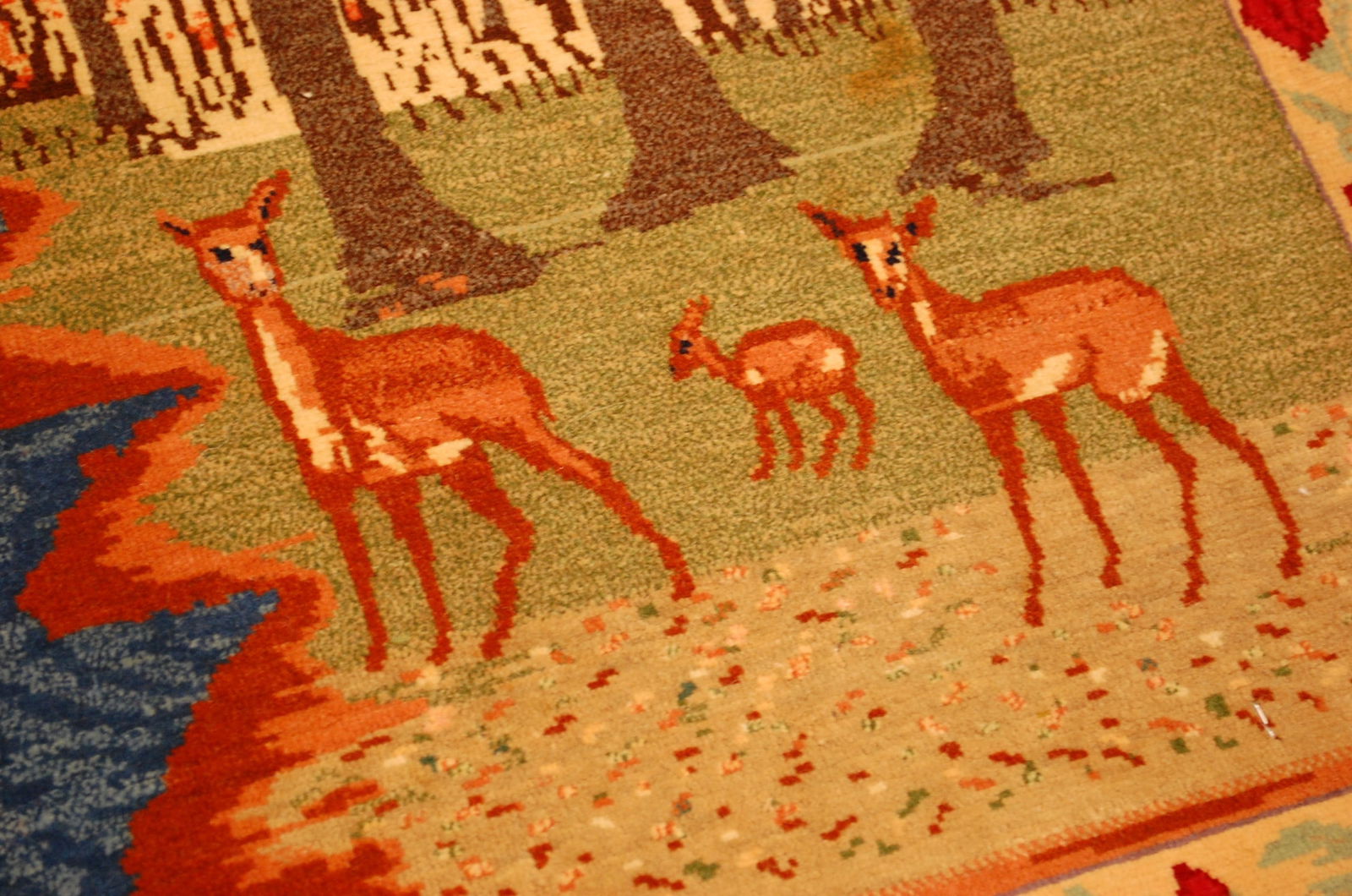 Persian ISFAHAN RUG 2'4" x 2'9" - 7