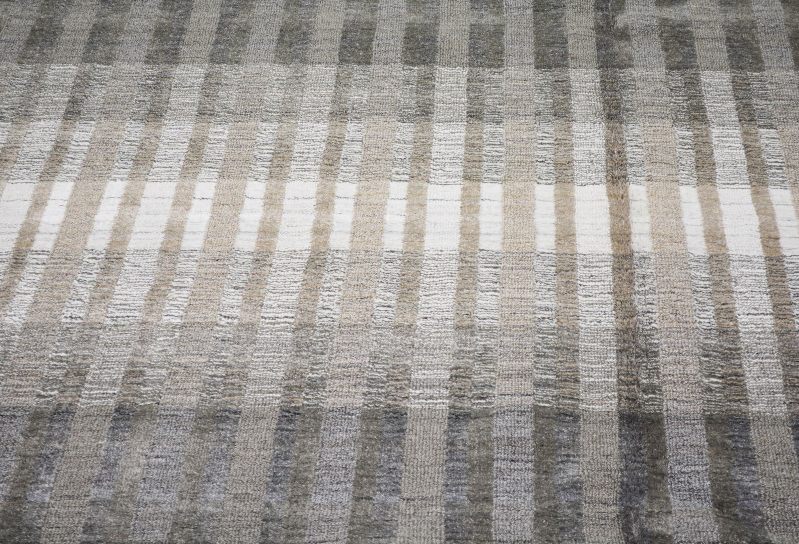 INDIAN HAND KNOTTED WOOL/BAMBOO RUG - 2