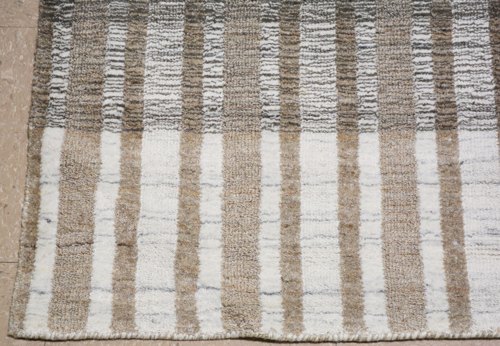 INDIAN HAND KNOTTED WOOL/BAMBOO RUG - 3