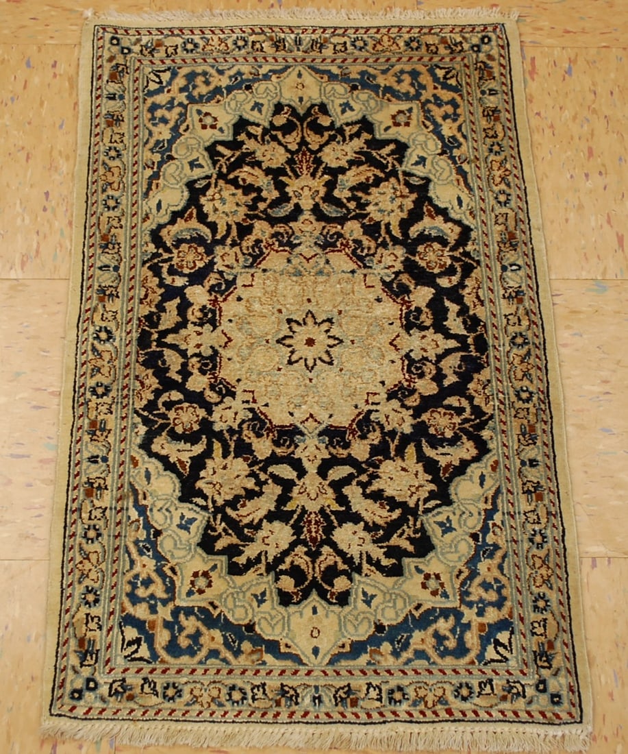 Persian ISFAHAN RUG 1.8 x 2.8 (1 of 7)