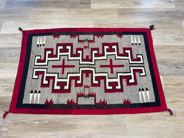Vintage Navajo Afghan /Throw Rug-5316: Title:Vintage Navajo Afghan /Throw Rug-5316Description:Vintage a Navajo Afghan/ Throw from USA, size 33 inches by 49 inches, circa 1980 in eXcellent condition ,Material:wool Reserve: $500.00 