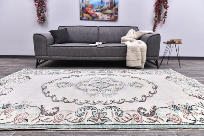 5'2'' X 8'6'' Handmade Vintage Wool Rug - 245363: Title: 5'2'' X 8'6'' Handmade Vintage Wool Rug - 245363Description:5'2'' X 8'6'' Handmade Vintage Wool Rug - 245363Origin:TurkiyeDate/Period:1960-90Materials:Wool,CottonDimension:5'2''X8'6'' ft,