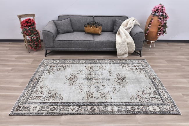 5'5'' X 7'8'' Handmade Vintage Wool Rug - 242504: Title: 5'5'' X 7'8'' Handmade Vintage Wool Rug - 242504 Description:5'5'' X 7'8'' Handmade Vintage Wool Rug - 242504 Origin:Turkiye Date/Period:1960-90 Materials:Wool,Cotton Dimension:5'5''X7'8'' ft,