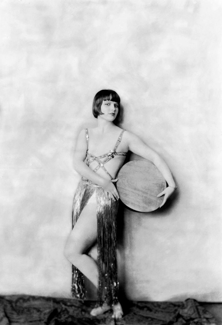 1925, LOUISE BROOKS, ACTRIU DEL CINEMA MUT_ BY ALFRED CHENEY JOHNSTON: Title: 1925, LOUISE BROOKS, ACTRIU DEL CINEMA MUT_ BY ALFRED CHENEY JOHNSTON Artist/Source: ALFRED CHENEY JOHNSTON 1925 Dimensions: 8 X 10" Description: || UNITED STATES SHIPPING ONLY! || This lot is