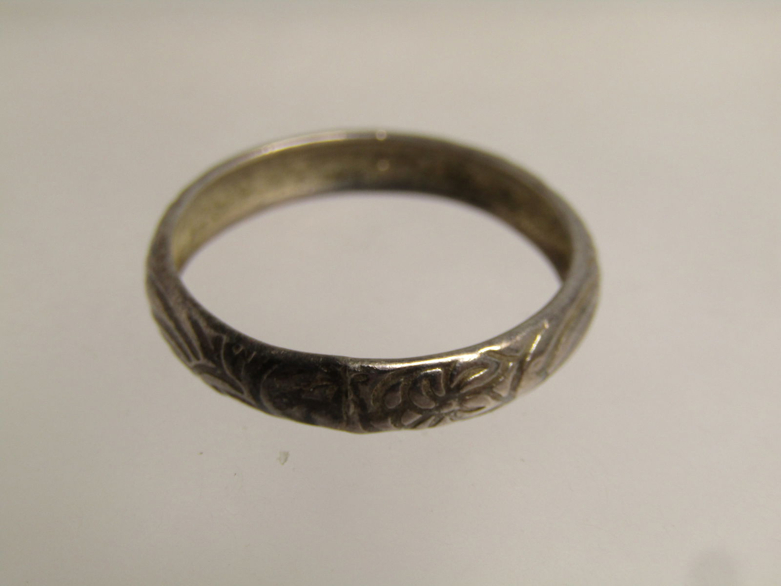 Vintage Sterling Floral Etched Band Ring, Sz. 7.75, 1960's-1970's - 4