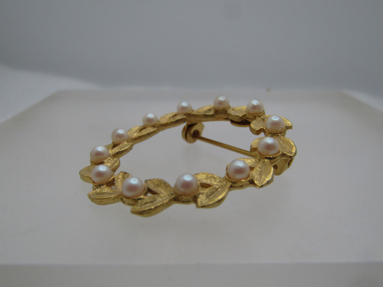 Vintage Faux Pearl Leaf Circle Brooch, 1960's-1970's - 5