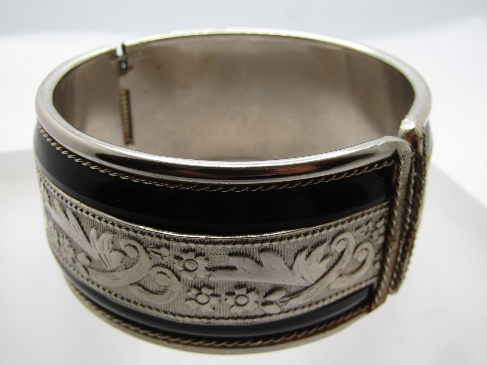 Vintage Black Enameled & Floral Cuff Bracelet, Hinged, 7" 1960's-1970's - 5