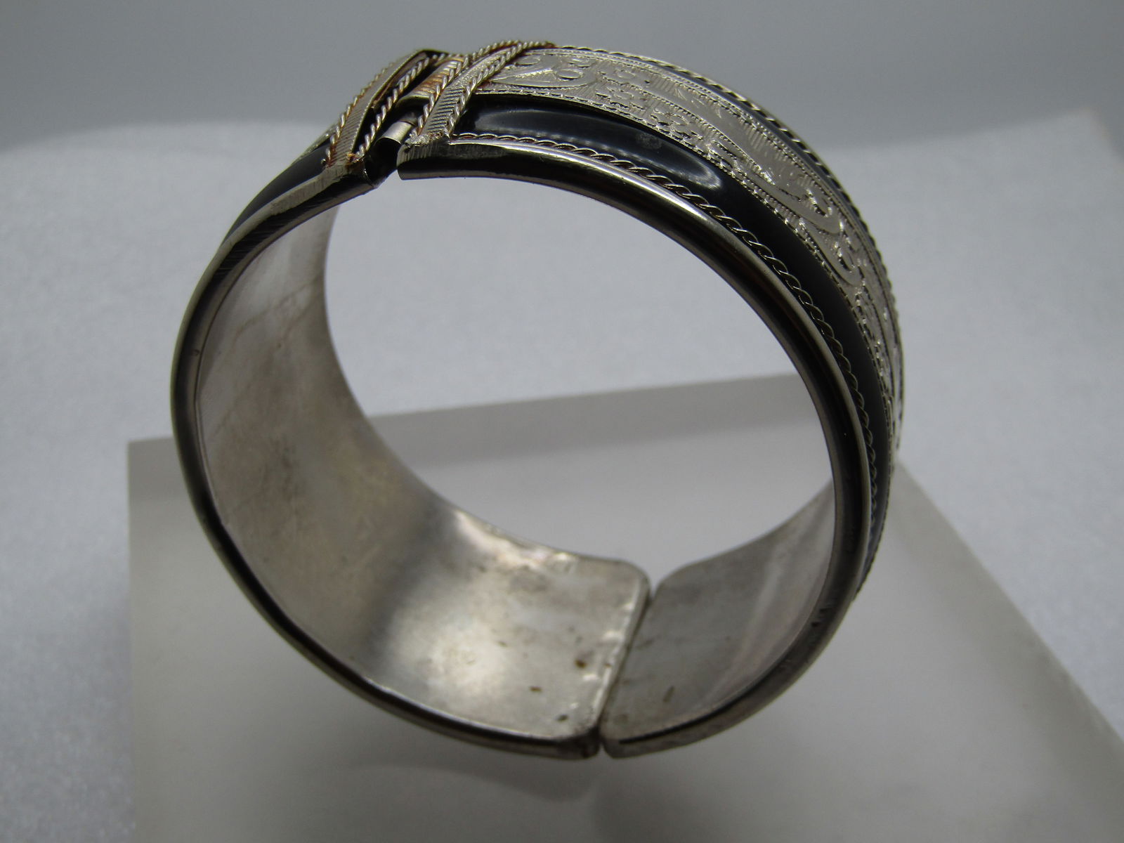 Vintage Black Enameled & Floral Cuff Bracelet, Hinged, 7" 1960's-1970's - 6